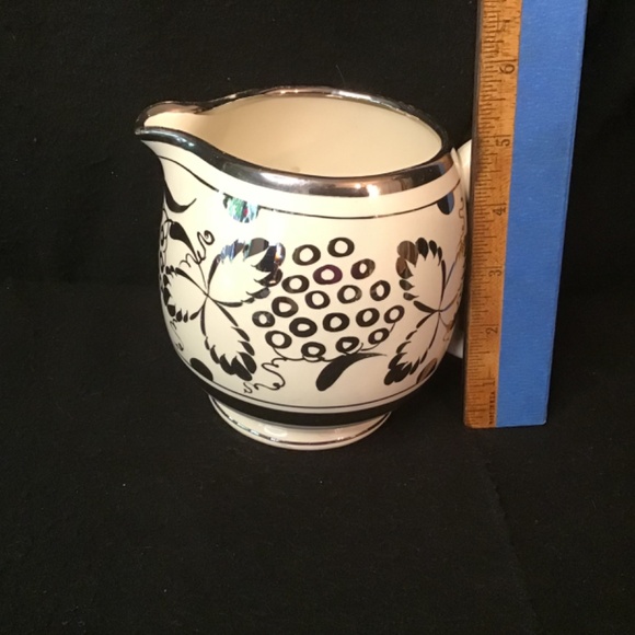 Vintage 2 piece Grays Pottery Porcelain Paint Silver & White Creamer & Server - Picture 4 of 13